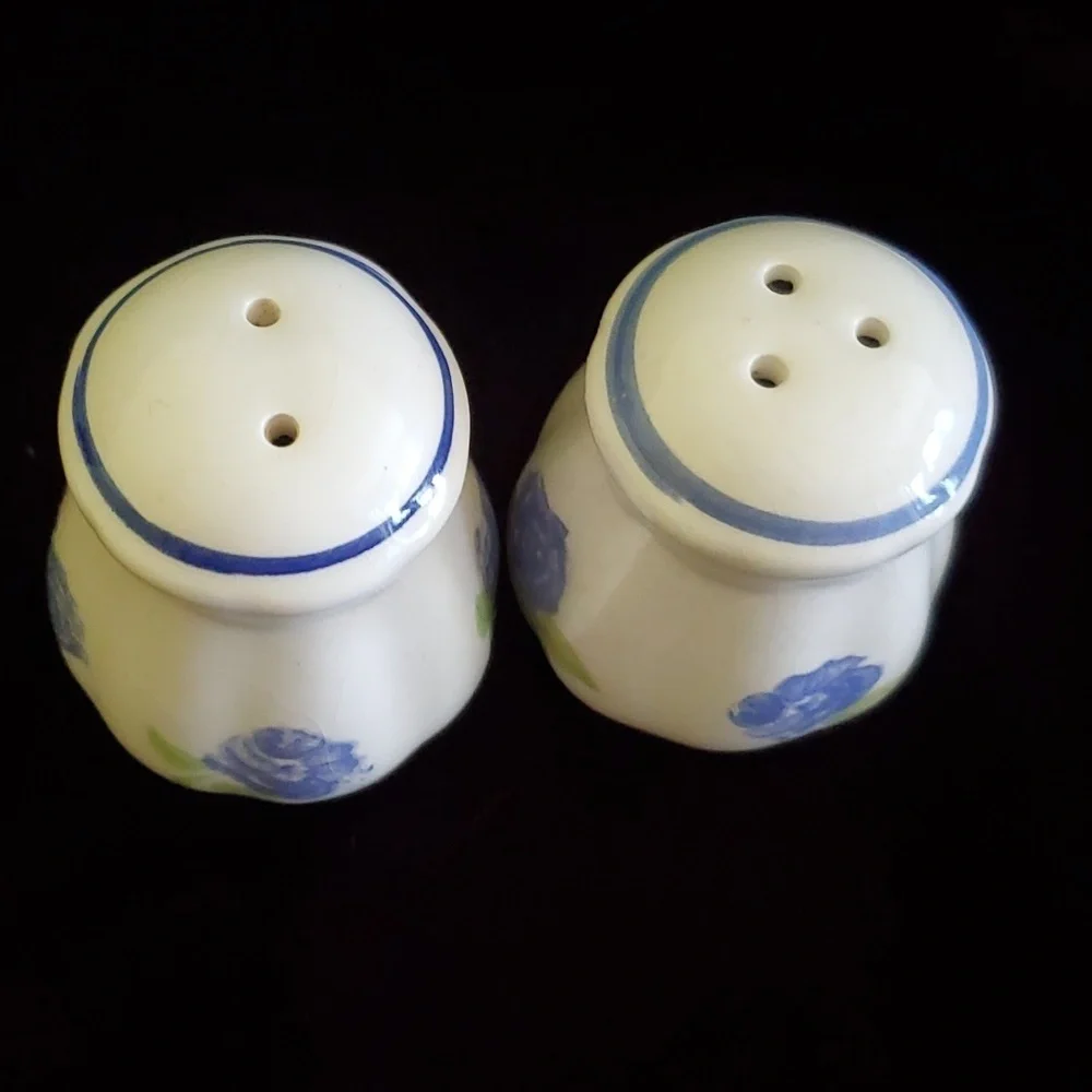 Blue rose Salt&Pepp